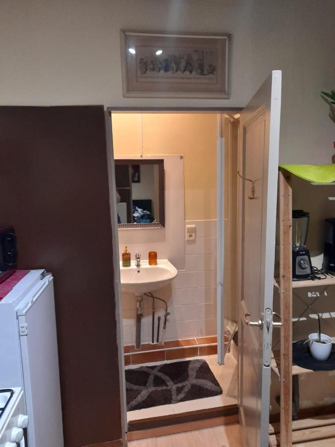 Ferienwohnung Cute,Cosy,Comfortable Studio In The Heart Of Antwerpen Exterior foto